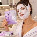 Mulher usando Numbuzin No.9 NAD+ BIO Lifting-sil Full Face Mask - NATHÉA Beauty